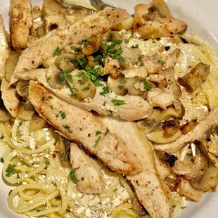 Chicken &amp; Mushroom White Spaghetti