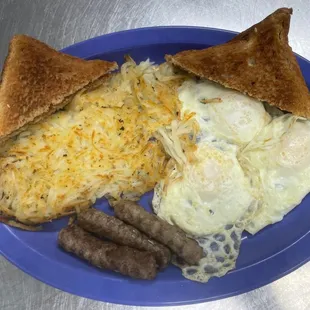 a plate of breakfast food
