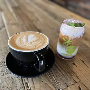 Blackberry pavlova latte