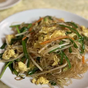 Bean Sprouts, Eggs, Carrot &amp; Chives with Clear Noodles