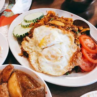 nashi goreng (fried rice)