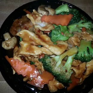 Dinner Combo - Hunan Chicken &amp; Shrimp, carryout version.  Comes with rice and eggroll.