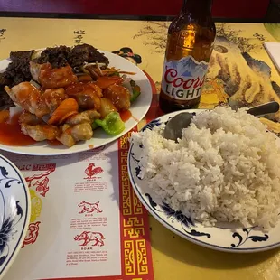 So much food and some people get happy from quantity but some not including me.