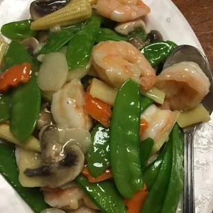 Shrimp with snow pea pods