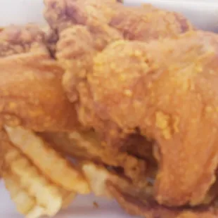 3&apos;7&apos;19 5 Wings &amp; Fries !! Tastes muccchhhh better than it pictures !!