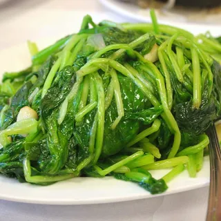 Sauteed Spinach with Garlic Sauce