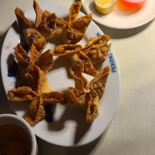 food, fried chicken, chicken wings, chicken wings and fried chicken, chicken, poultry, bbq wings, fried chicken wings, bbq chicken