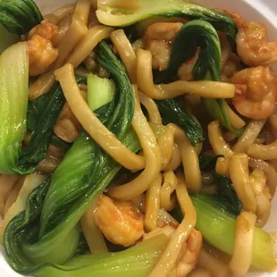 Stir fried udon with shrimp