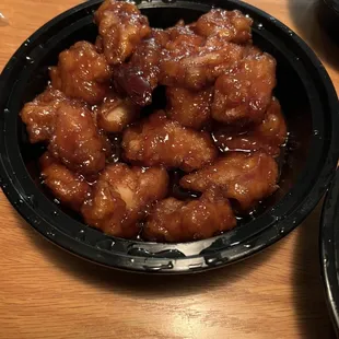 D3. General Tso&apos;s Chicken Dinner Special