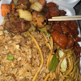 Half House Fried Rice, lo House Chow Mein, General Tso's Chicken, and Szechuan chicken.