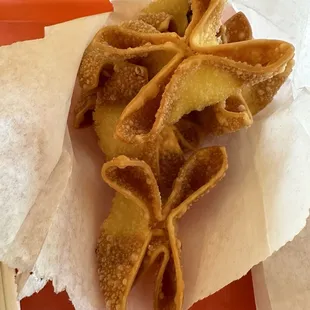 Cream cheese wontons