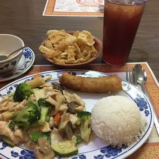 Choice of steamed or fried rice, egg drop and hot sour soup!