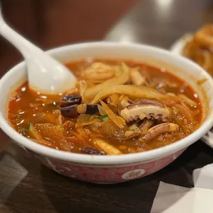 Han 7. Hot Noodle (jjambong)