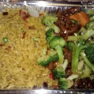 Beef &amp; Broccoli combo with fried rice and egg roll. Delicious meal.Tender beef!