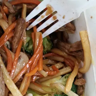 Beef lo mein