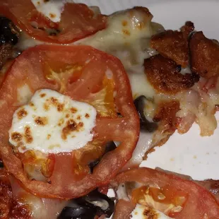 Sausage, Mushroom and Tomato pizza - disappointing