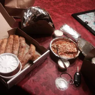 Very delicious breadsticks and the food was delicious