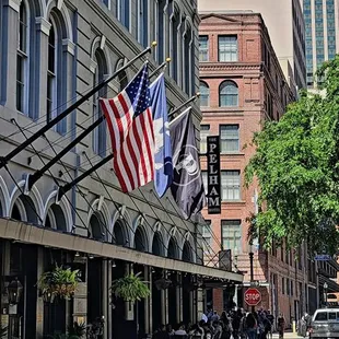 The Pelham Hotel - Exterior and Ruby Slipper Restaurant