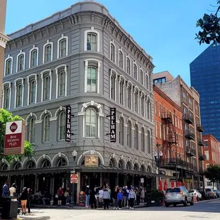 The Pelham Hotel - Exterior and Ruby Slipper Restaurant