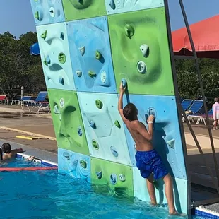Climbing wall