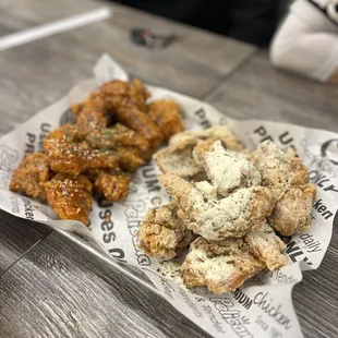 chicken wings, fried chicken, chicken, bbq chicken, fried chicken wings, poultry, food, bbq wings, chicken wings and fried chicken