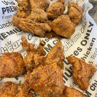 Half Half Crispy Boneless with Sauce ( soy sauce and signature)