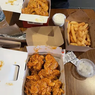 Full crispy chicken with L2 sweet &amp; spicy &amp; honey garlic sauce with side of friend