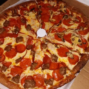 Fantastic! PEPERONI, HALF SAUSAGE, HALF MUSHROOM. SAUSAGE IS EXCELLENT! DOWNHOME ITALIAN BULK SAUSAGE THE WAY IT SHOULD BE. W/ DOUBLE CHEESE
