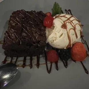 Brownie with ice cream