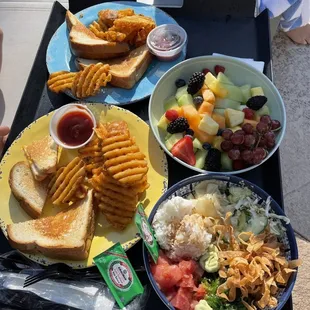 Kids grilled cheese/fries, poke bowl, fruit bowl