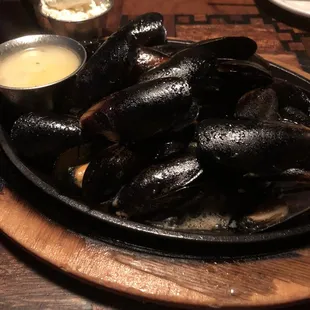 Sizzling Mussels