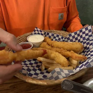 Fried shrimp &amp; fish platter