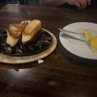 Sizzling Mussels