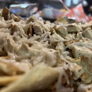 Vegan "chik'n" nachos with vegan cheese