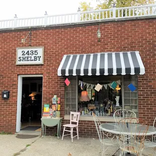 exterior across from the Garfield Park entrance