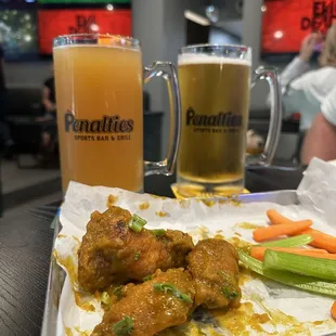 Mango habanero, wings, ice cold, beers!!