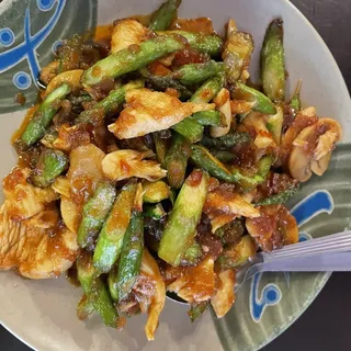 Asparagus Chicken in Lemongrass Sauce