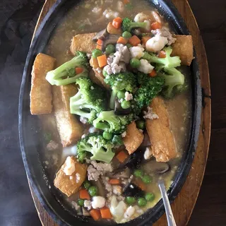 Sizzling Penang Bean Curd with Pork and Shrimp