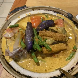Curry Fish Head In Hot Pot