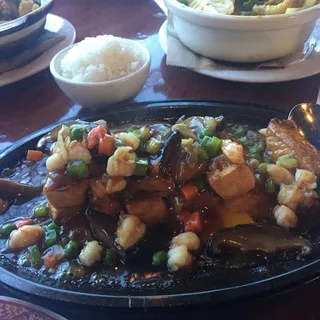 Sizzling Tofu with Shrimp Entree