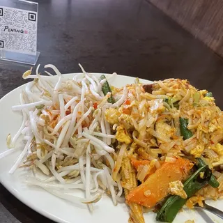 Mixed Vegetarian Pad Thai