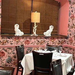 Floral wallpaper dining room - AFTER