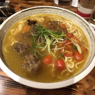 Tomato Beef Stew Noodle