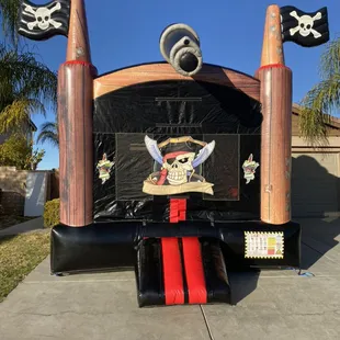 Pirates Revenge 13x13 Bouncy House.