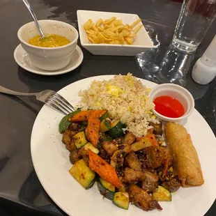Lunch special jalapeño chicken tastes great