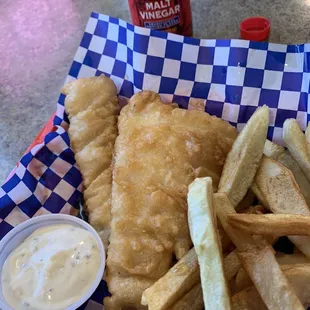 Fish &apos;n Chips