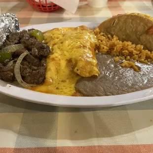 Special of the day! Tampiqueña plate! Very filling very delish