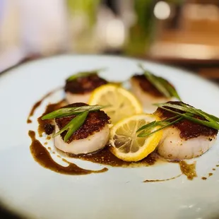 I made these delicious scallops all thanks to Henry and the boys at Pen Ave Fish !! Love and appreciate all of you . See ya soon !