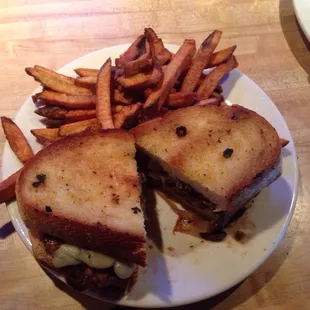 Prime rib sandwich, w/fries, I love these!!!!