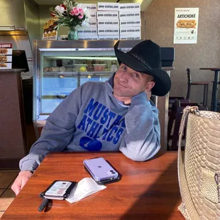 Waiting for takeout  Good place to eat